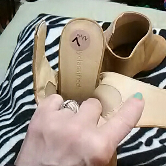 Boot - Picture 2 of 4